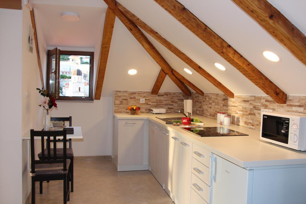 Rupe Apartment *